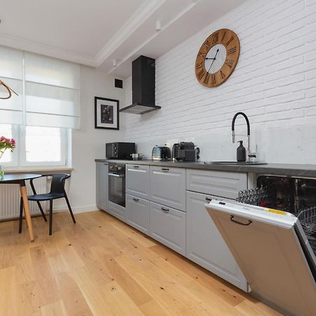 Apartment Bialobrzeska Warsaw Ochota By Renters מראה חיצוני תמונה