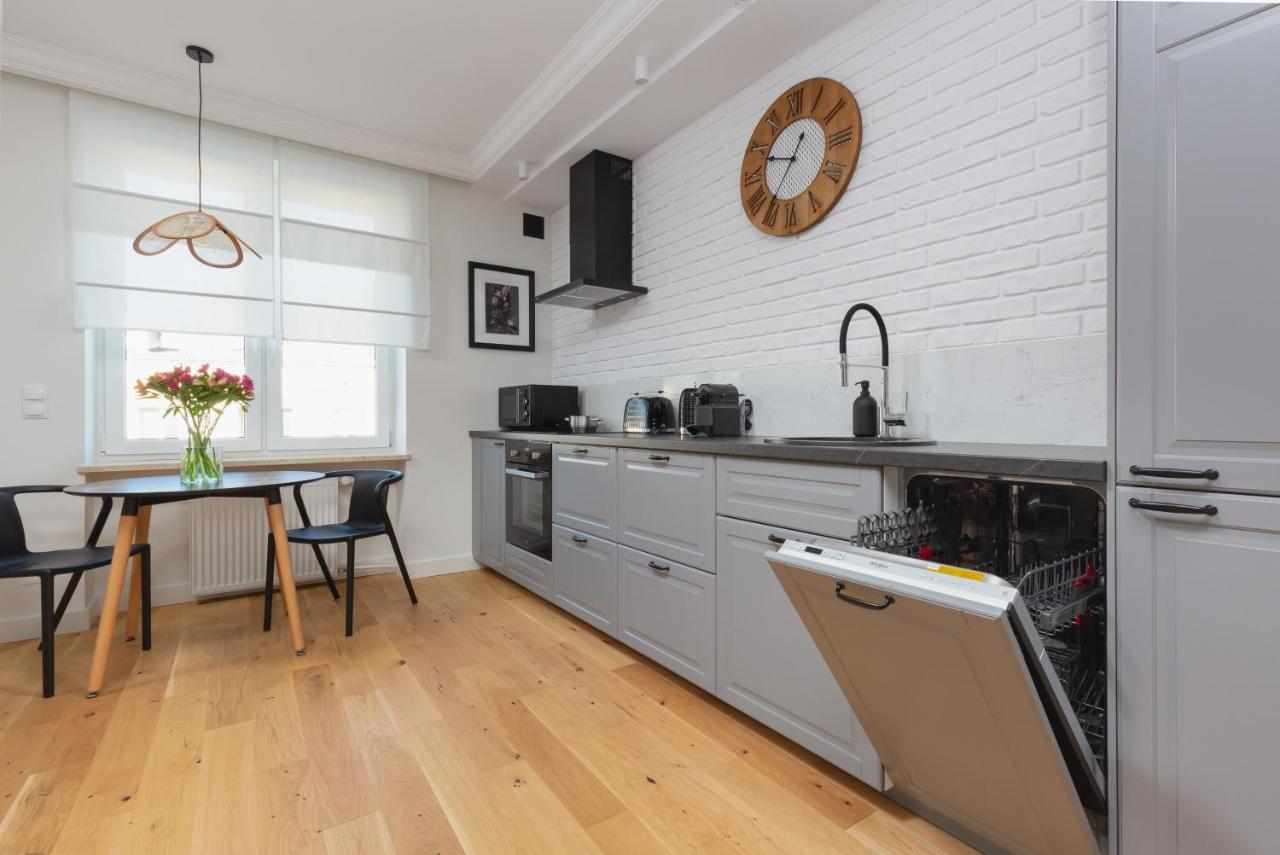 Apartment Bialobrzeska Warsaw Ochota By Renters מראה חיצוני תמונה