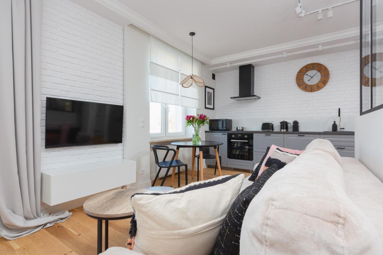 Apartment Bialobrzeska Warsaw Ochota By Renters מראה חיצוני תמונה